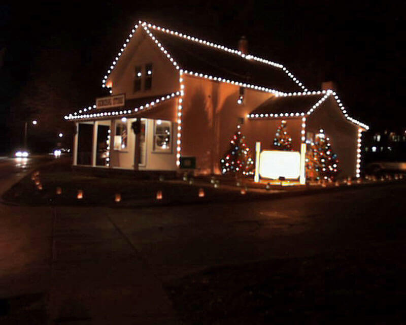 CHS-Holiday-lights-2003